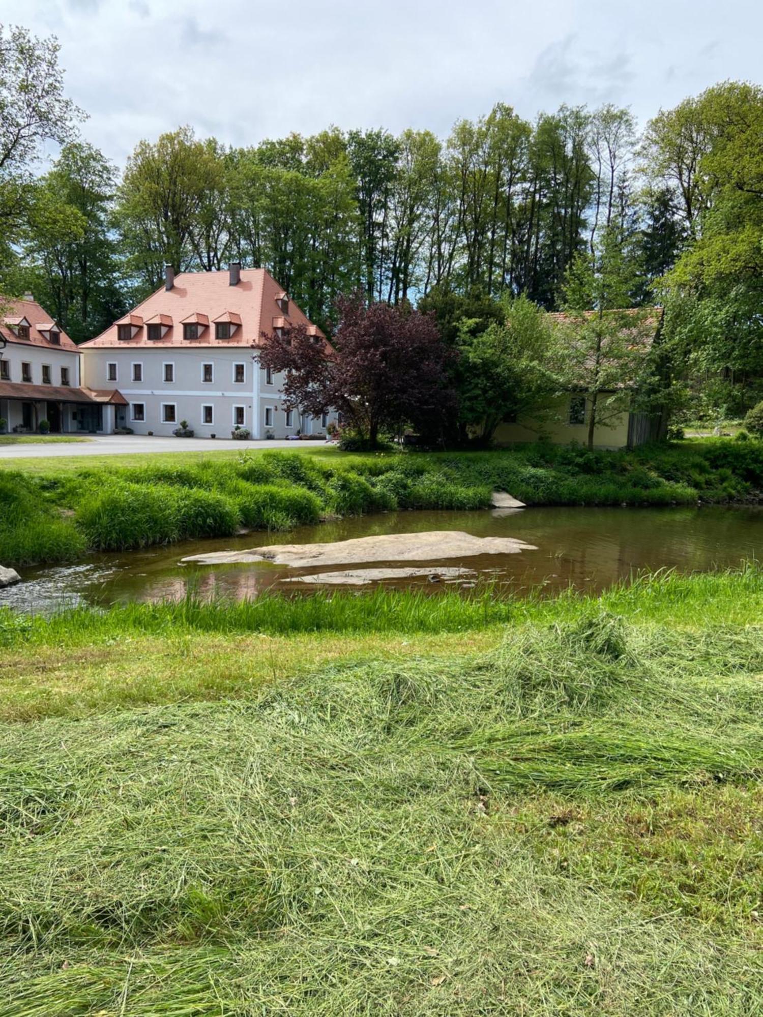 Landhotel Kahrmuehle Pressath Exterior photo